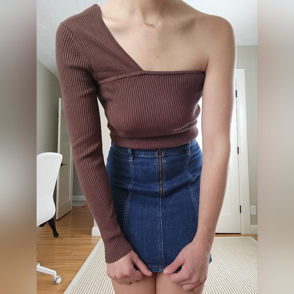 Abercrombie & Fitch Cropped Women's One Sleeve Sweater Size M